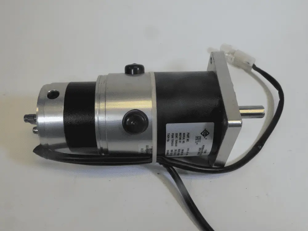 SERVO MOTOR TACH