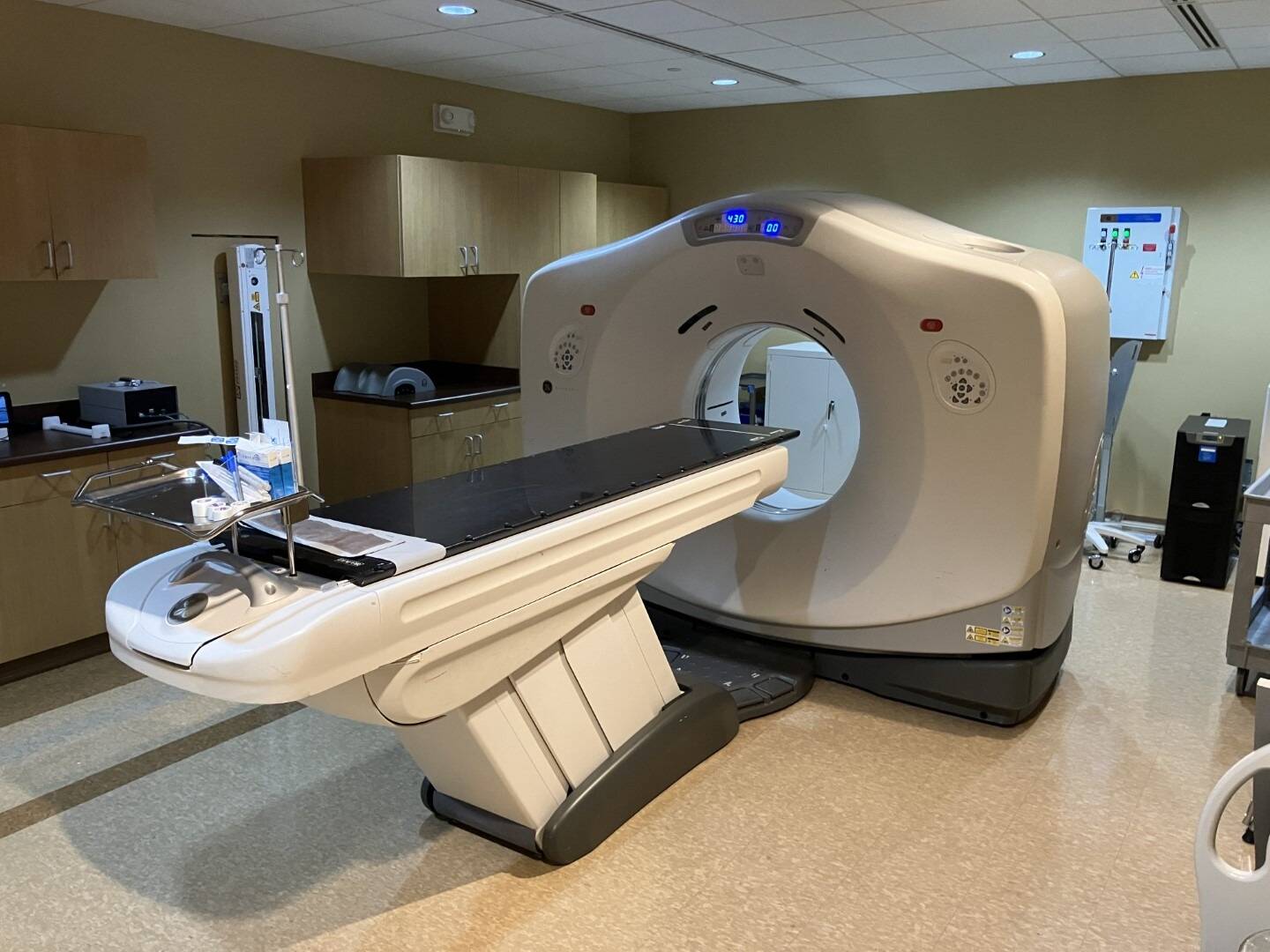 GE Discovery CT590 RT CT Scanner