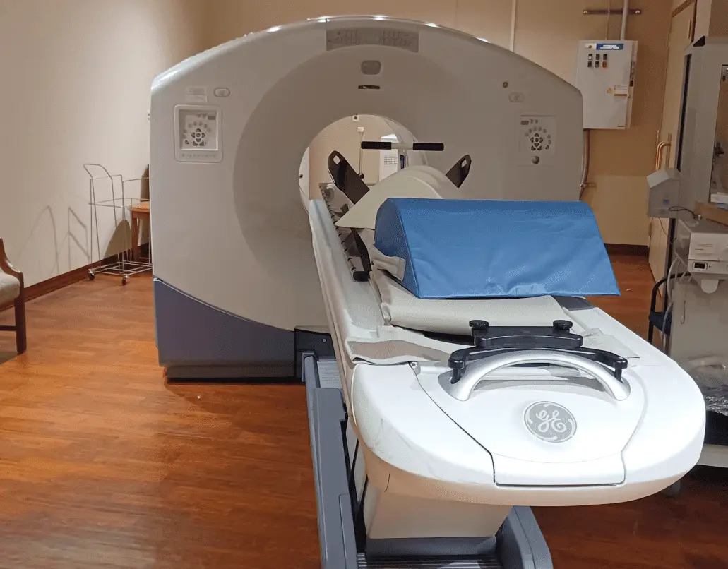 GE Discovery 600 16 Slice PET/CT Scanner