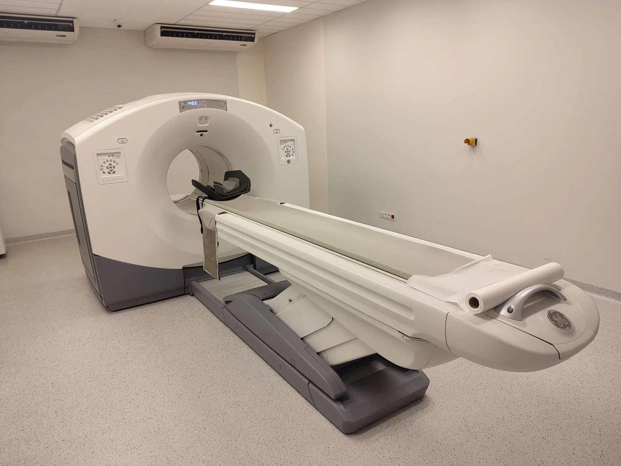 GE Discovery 600 16 Slice PET/CT Scanner