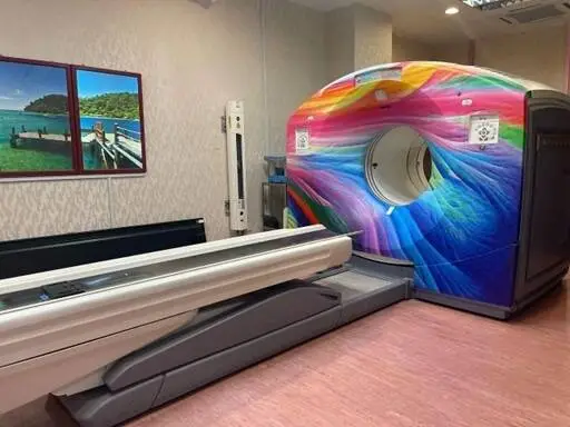 GE Discovery 610 16 Slice PET/CT Scanner