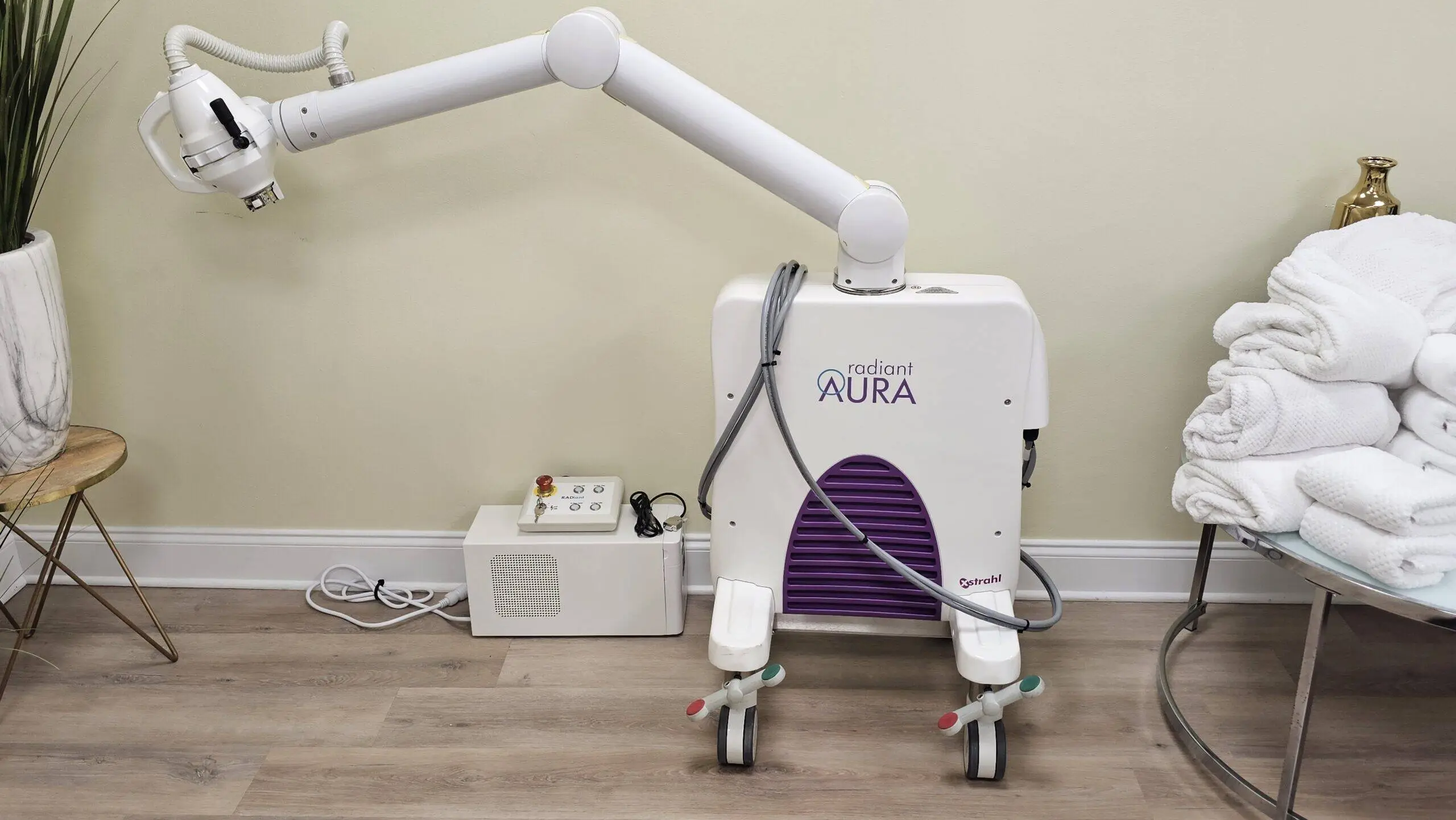 Xstrahl Radiant Aura Superficial Orthovoltage System