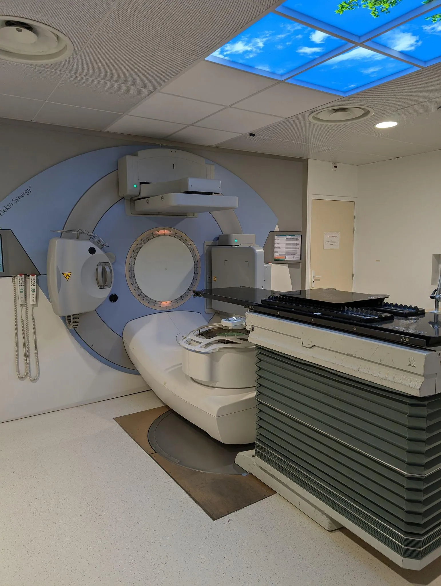 Elekta Synergy Platform Linear Accelerator