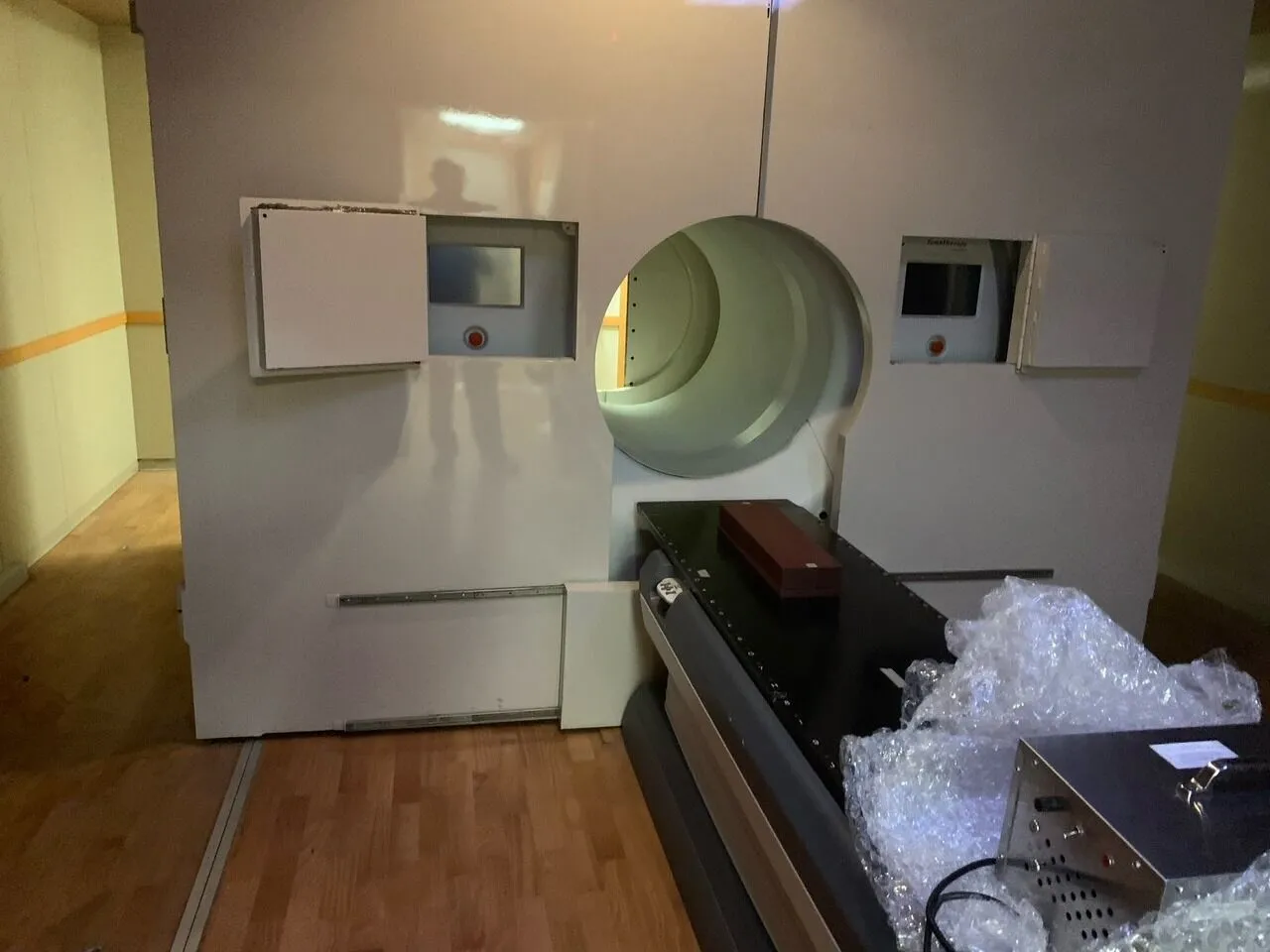 Accuray TomoHDA Linear Accelerator