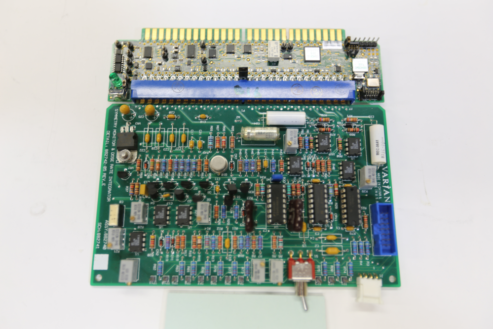 Used Varian Symmetry Monitor and Dose Rate Integrator PG19-87