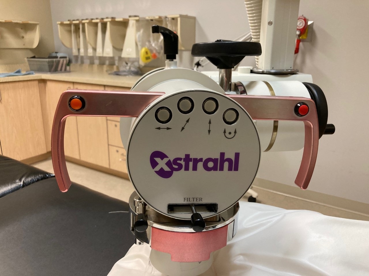 Xstrahl 200 SuperficialOrthovoltage Systems