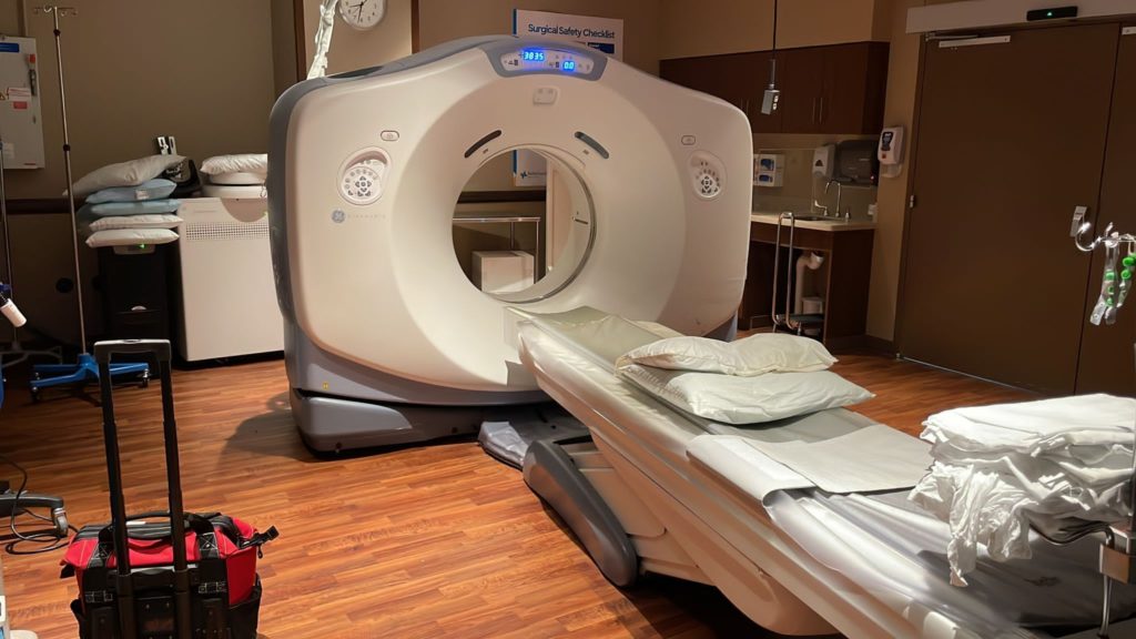 22J11 GE Discovery CT590 RT CT Scanners