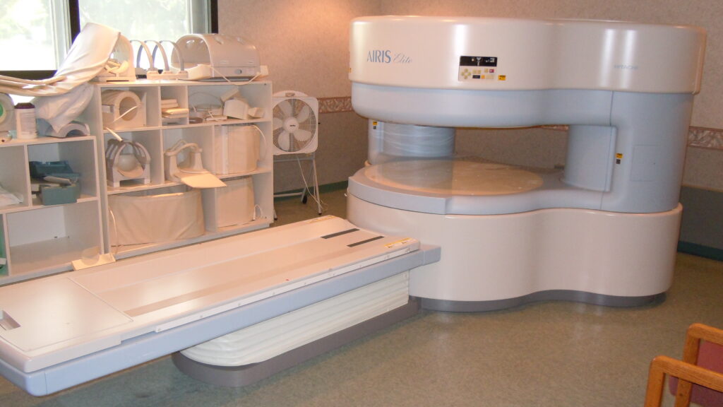 Hitachi Airis Elite MRI