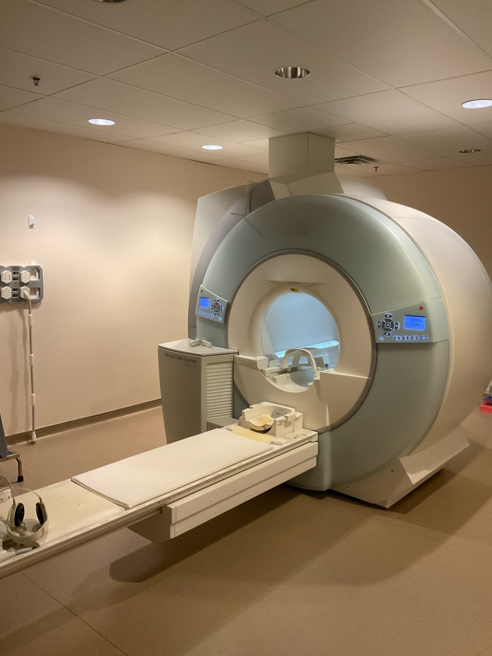 Siemens Espree 1.5T MRI System