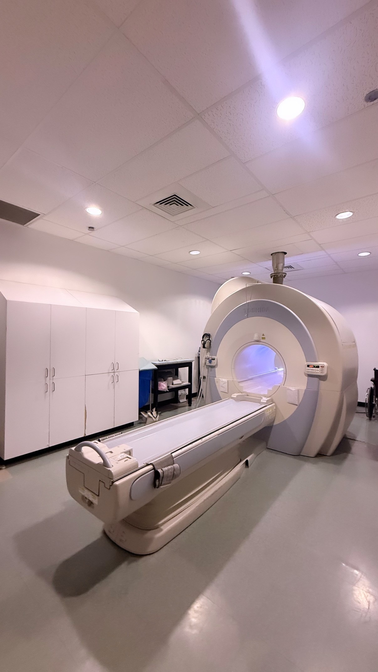 Toshiba Vantage Titan 1.5T MRI System