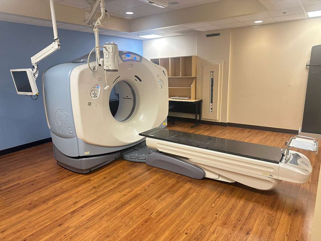 GE Discovery 590 RT CT Scanner